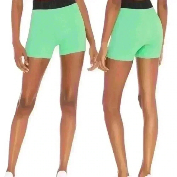 Free People- NWT Seamless Shorts Sz M/L - Fresh Cut - Picture 5 of 6